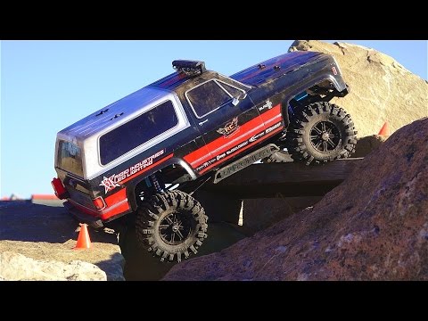 RC ADVENTURES - a 4x4 ROCK WiN! '86 CHEVY K5 Blazer 4x4 - Vaterra Ascender Kit & RC4WD Wheel Loader - UCxcjVHL-2o3D6Q9esu05a1Q