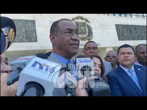 General retirado Luis Díaz y manifestantes fueron recibidos por diputados en el Congreso