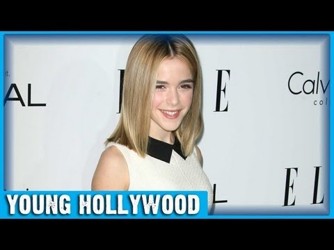 MAD MEN's Kiernan Shipka Hearts Kristen Wiig! - UC93DEJOBeet3XXZlJy2uJuA