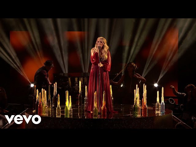 Carrie Underwood Wows at the Latin American Music Awards