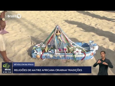 Tradição de passar o réveillon na praia começou com a Umbanda