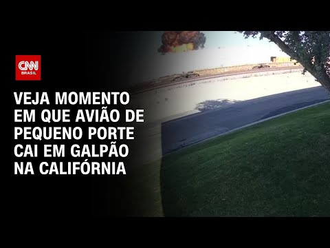 Veja momento em que avião de pequeno porte cai em galpão na Califórnia | CNN BRASIL