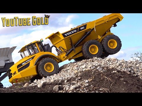 YouTube GOLD - BATTLE of the HOE'S - A GOLDEN SMILE (s2 e26) Mini Gold Mining | RC ADVENTURES - UCxcjVHL-2o3D6Q9esu05a1Q