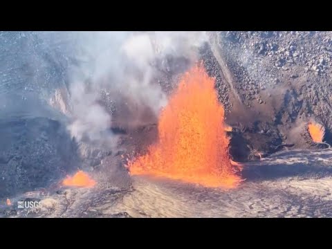 Hawaii's Kilauea volcano spews columns of lava | AFP