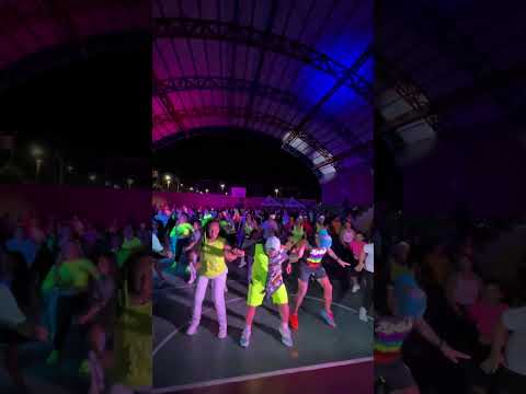 Lo menea como e - Gente de Zona - Zumba - más de 300 personas bailando en Málaga