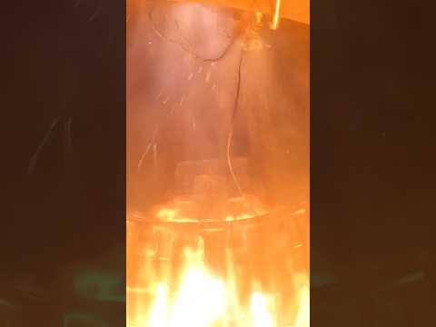 Ça chauffe ! La table de lancement du #starship sous le feu ...