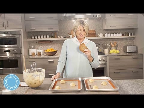 Martha Stewart's Favorite Chocolate Chip Cookie Recipe - Martha Stewart - UC6JBm9OAkpI6NUBV_NsLxTA