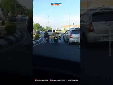 Viral Tukang Sayur Kawal Ambulans di Semarang