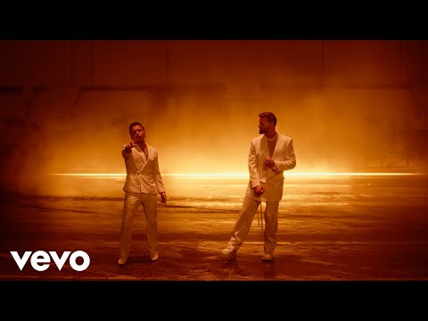 Ricky Martin, Christian Nodal - Fuego de Noche, Nieve de Día (Official Video)