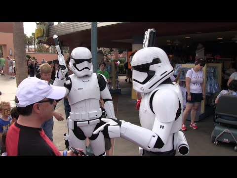 First Order Stormtroopers from Force Awakens patrol outside Star Wars Launch Bay - UCFpI4b_m-449cePVasc2_8g