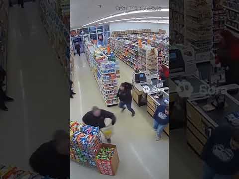 Bear Enters Store — No One’s Ready 💀🐻