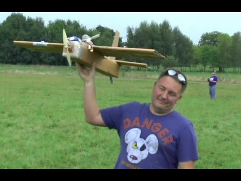 FLYING CARDBOARD RC PLANE TEST FLIGHT AT SPOCKFEST - 2014 - UCMQ5IpqQ9PoRKKJI2HkUxEw