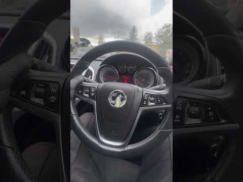 Come eseguire il reset della spia service della Opel  Astra del 2013