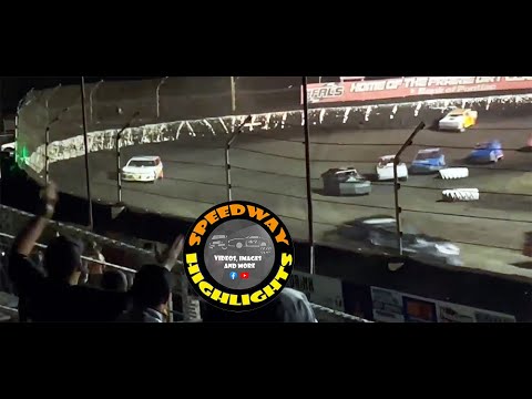 Tire chose freedom in the corner from the street stock in the corner at FALS - dirt track racing video image
