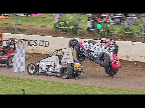 Waikaraka Park Speedway - V6 Wingless Sprints Predators Series 2 Races - 1/1/25 - dirt track racing video image