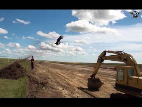 RC ADVENTURES - BIG AIR OVER BIG MACHINE - RC JAMBOREE - CALGARY CRAWLERS RC CLUB PT 2 - UCxcjVHL-2o3D6Q9esu05a1Q