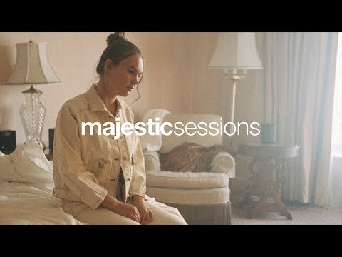 MOLI - Comfortable | Majestic Sessions - UCXIyz409s7bNWVcM-vjfdVA