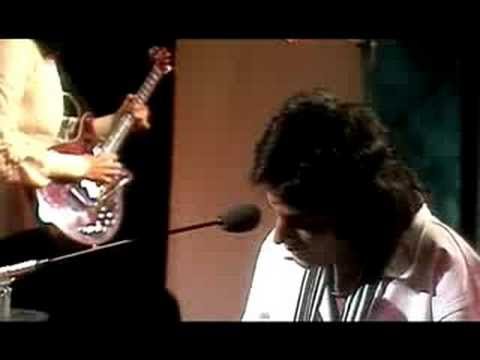 Queen - Good Old Fashioned Lover Boy (Top Of The Pops, 1977) - UCiMhD4jzUqG-IgPzUmmytRQ