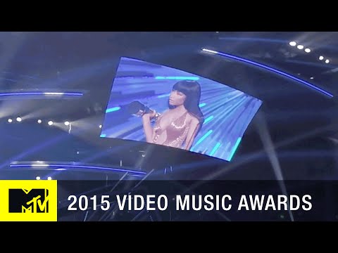 360 VR: Nicki Minaj Confronts Miley Cyrus on Stage | MTV VMA 2015 - UCxAICW_LdkfFYwTqTHHE0vg