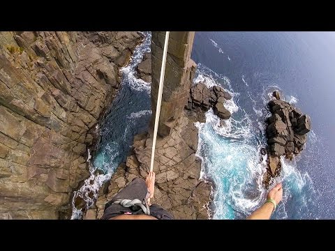 GoPro Awards: Slackline the Moai Tower - UCqhnX4jA0A5paNd1v-zEysw