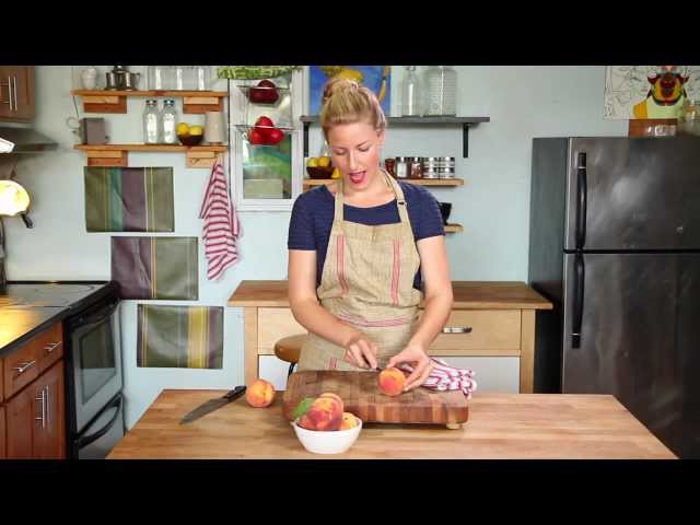 how-to-cut-a-nectarine-cutter-so