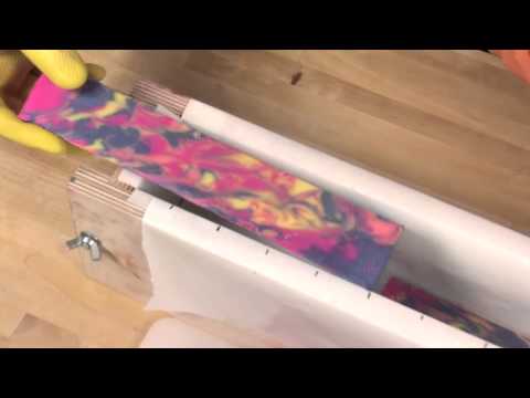 How to Make Embedded Neon Cold Process Soap - UCStN08hkQ1321WVdFqWD2-w