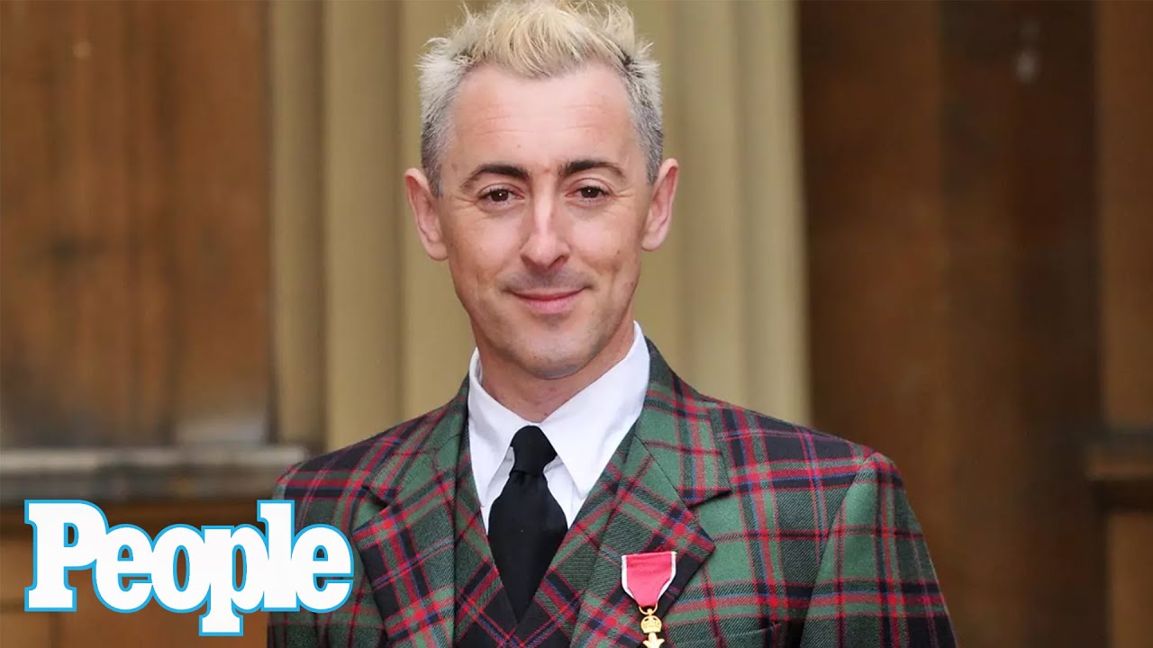 Alan Cumming Returns British Honor Awarded by Queen Elizabeth Over ‘Misgivings’ of Empire | PEOPLE