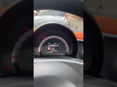 Comment réinitialiser le voyant de service de la Smart 453 ?