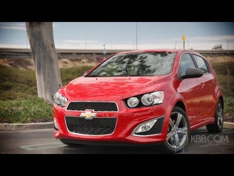2014 Chevy Sonic Review - Kelley Blue Book - UCj9yUGuMVVdm2DqyvJPUeUQ