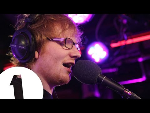 Ed Sheeran covers Christina Aguilera's Dirrty in the Live Lounge - UC-FQUIVQ-bZiefzBiQAa8Fw