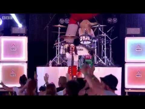 Charli XCX - Break The Rules Live Glastonbury 2015