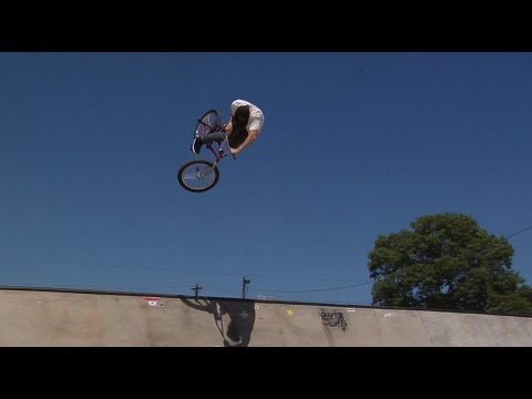 BMX: CHASE HAWK & TOM DUGAN - EMPIRE - TEXTING IS MY CARDIO - UCdJBLqPpsyNSPmAhVmD3HSg