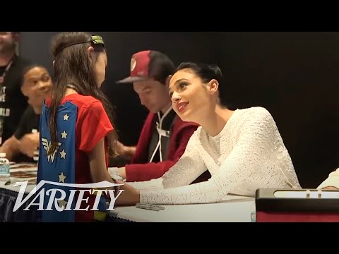 Gal Gadot comforts young Wonder Woman fan at Comic Con 2017 - UCgRQHK8Ttr1j9xCEpCAlgbQ