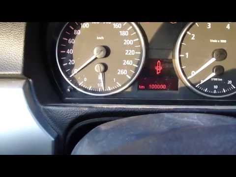 Cómo restablecer la luz de servicio en un BMW Serie 3 del 2005.