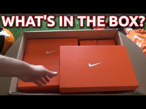 What's In The Box? Nike Radiation Flare Football Boots! - UCs7sNio5rN3RvWuvKvc4Xtg