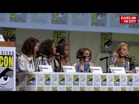 Women Who Kick Ass Comic Con Panel: Maisie Williams, Natalie Dormer, Tatiana Maslany, Sarah Paulson - UCS5C4dC1Vc3EzgeDO-Wu3Mg