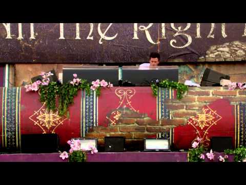 TomorrowWorld 2013 - Fedde le Grand - UCsN8M73DMWa8SPp5o_0IAQQ