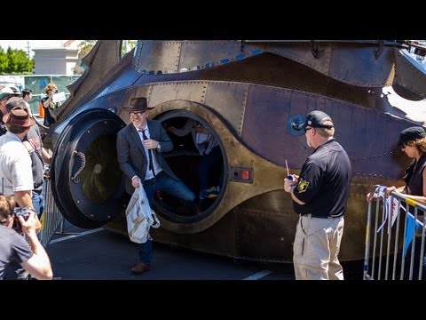 Touring The Nautilus Submarine Art Car at Maker Faire 2013 - UCiDJtJKMICpb9B1qf7qjEOA