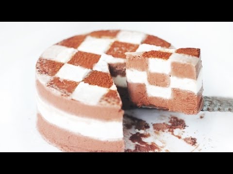 CHECKERBOARD CAKE - Homemade Chocolate Ice Cream Cake Recipe 체크 아이스크림 케이크 만들기 Christmas Cake 한글자막