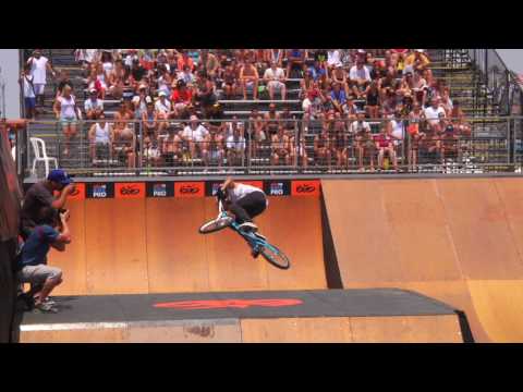 Dhers unveils the "Cash Roll" at Nike 6.0 HB BMX Pro - UCblfuW_4rakIf2h6aqANefA