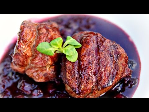 Filet mignon & blueberry sauce - Grilled on the weber kettle - UC_kARM8MBLDBxZQuZeYYQdQ