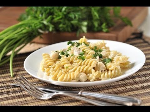 Fusilli con pollo a la crema - Chicken Cream Fusilli - UCvg_5WAbGznrT5qMZjaXFGA