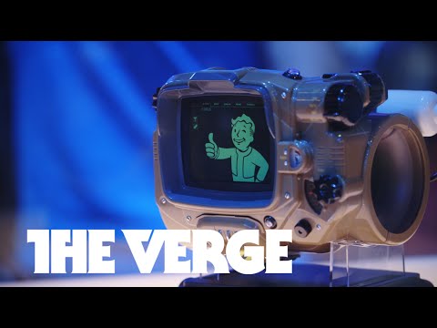 First look at Fallout 4's Pip-Boy wearable - UCddiUEpeqJcYeBxX1IVBKvQ