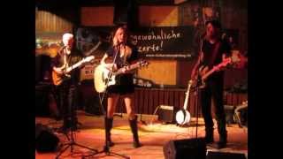 Hippie - Melanie Dekker (live & acoustic at Happy Billard, Hamburg, Germany, 03 Okt 2013)