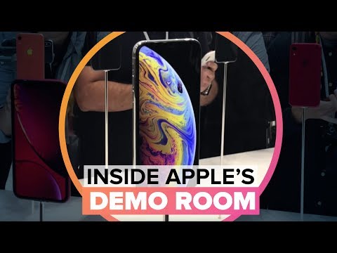 iPhone XR, XS, XS Max and Apple Watch S4 close up at Apple Park - UCOmcA3f_RrH6b9NmcNa4tdg