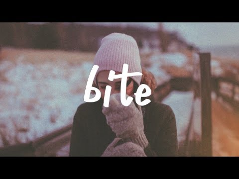 dekleyn - bite (Lyric Video) - UCGY2E83PapX47mviakM_IpQ