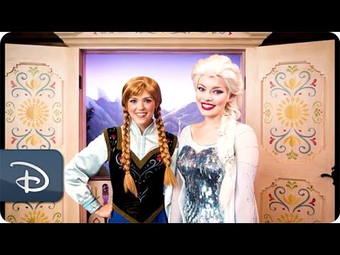 Anna & Elsa at Epcot's Royal Sommerhus | Walt Disney World - UC1xwwLwm6WSMbUn_Tp597hQ