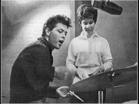 Helen Shapiro - Walkin' Back to Happiness