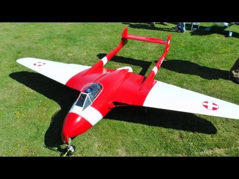 GIANT RC De HAVILAND VAMPIRE - (SCRATCH BUILT) BY LES EAGLE AT HMFC - 2015 - UCMQ5IpqQ9PoRKKJI2HkUxEw