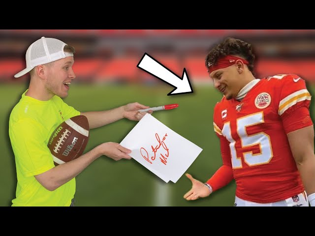 How to Get a NFL Player’s Autograph